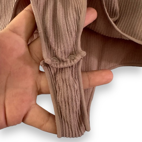 Skims Tan Ribbed Scoop Tank Stretch Lightweight Bodysuit Size Large/XL - Picture 6 of 10